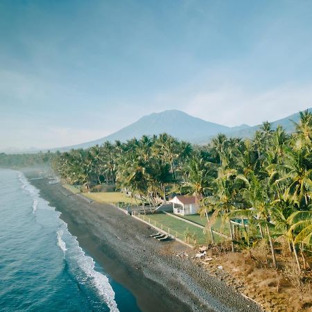 Senang Resort Tianyar Exterior photo