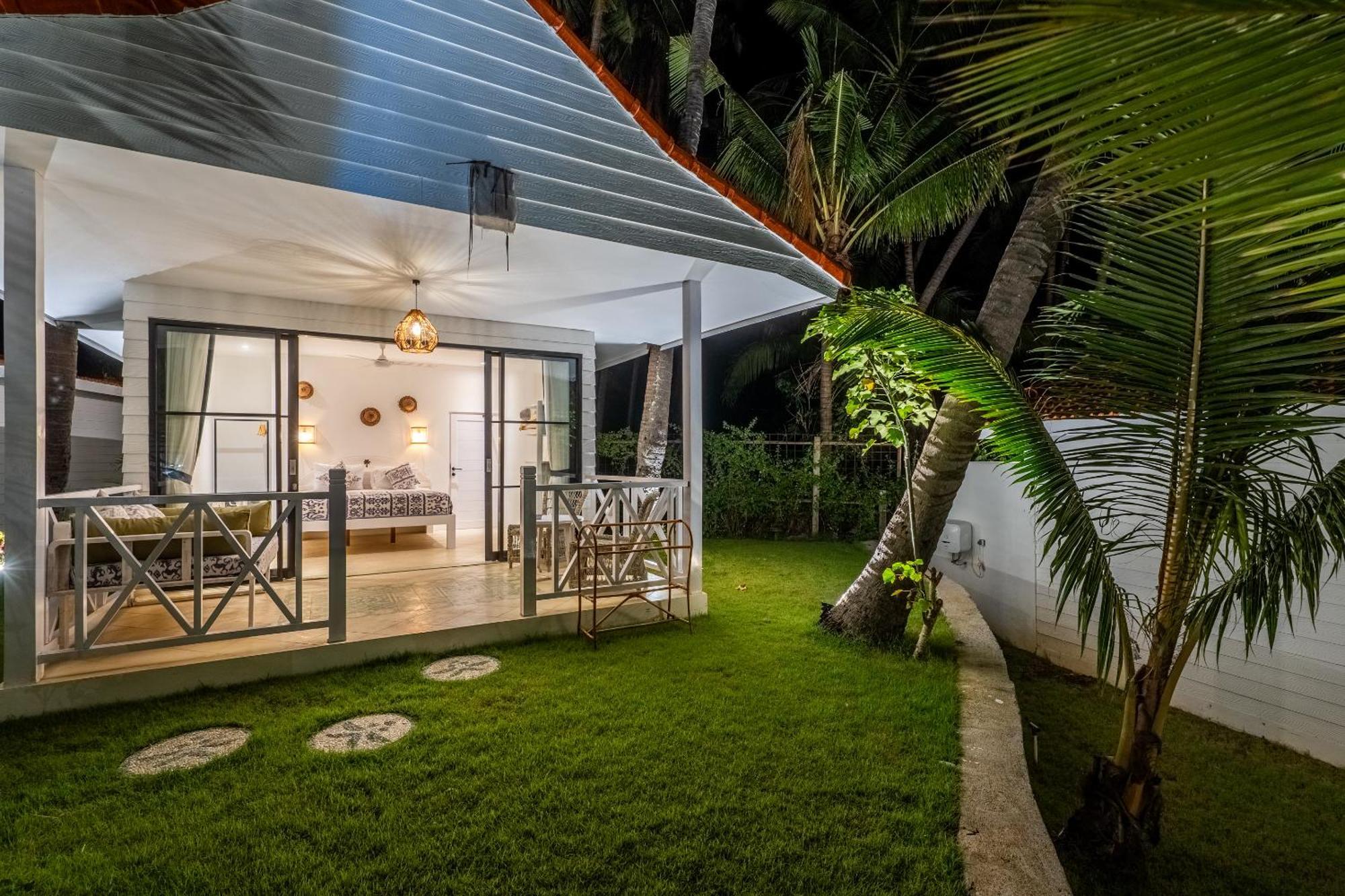 Senang Resort Tianyar Exterior photo