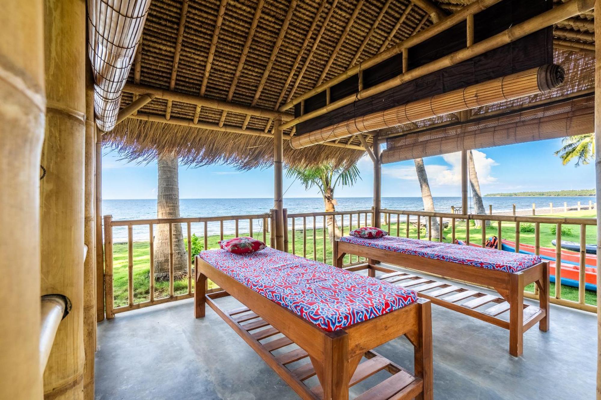 Senang Resort Tianyar Exterior photo