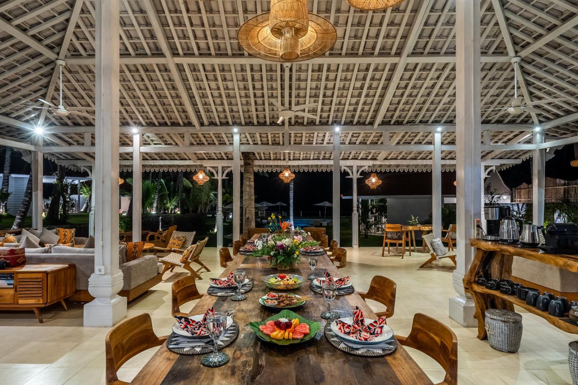 Senang Resort Tianyar Exterior photo