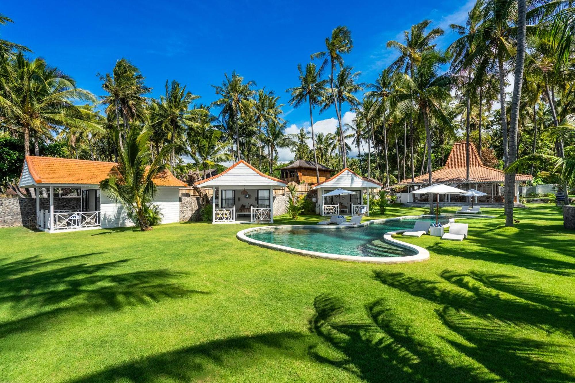 Senang Resort Tianyar Exterior photo