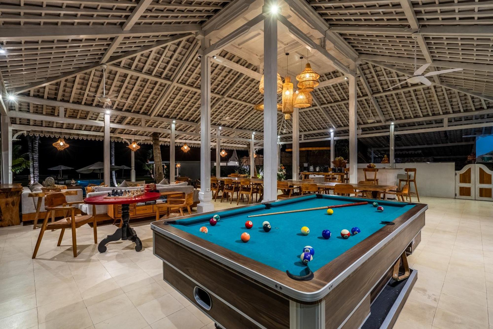 Senang Resort Tianyar Exterior photo