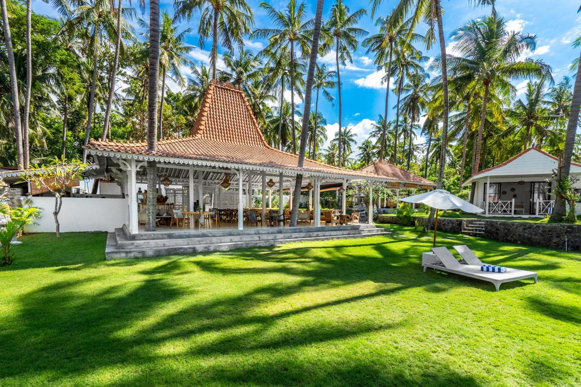 Senang Resort Tianyar Exterior photo